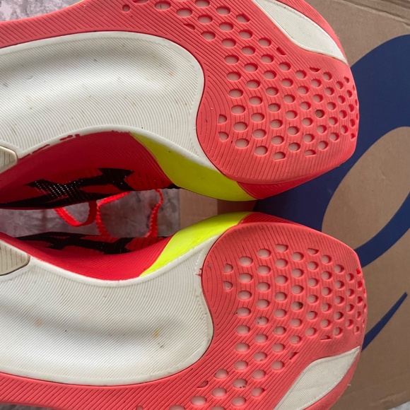Athletic_Shoes